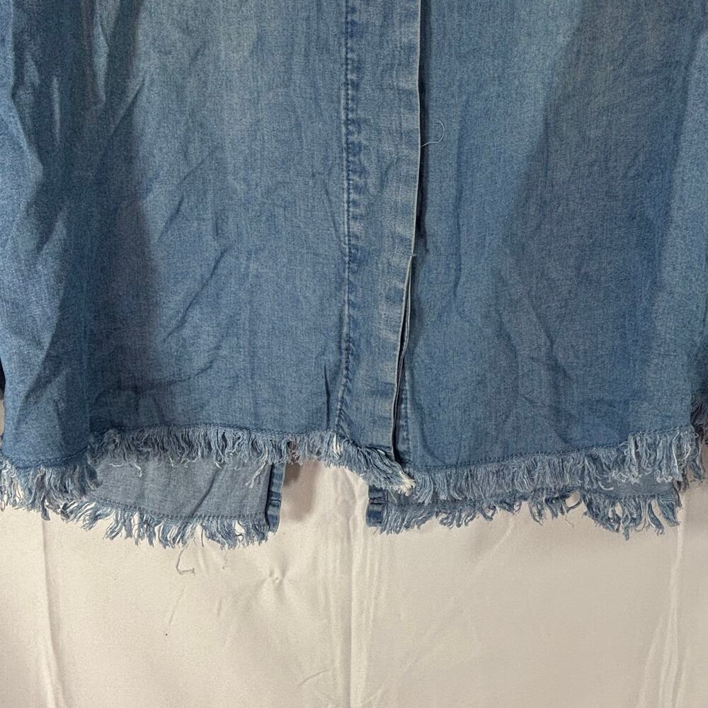 Linea Donna Women’s Blue Chambray Button-Down Shirt 2X, Raw Hem, 2 Front Pockets - Picture 6 of 7